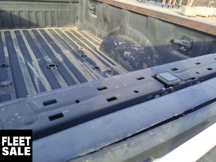 non-operable-2022-ford-f-350-super-duty-4x4-xlt-4dr-crew-cab-8-ft.-lb-srw-image-29