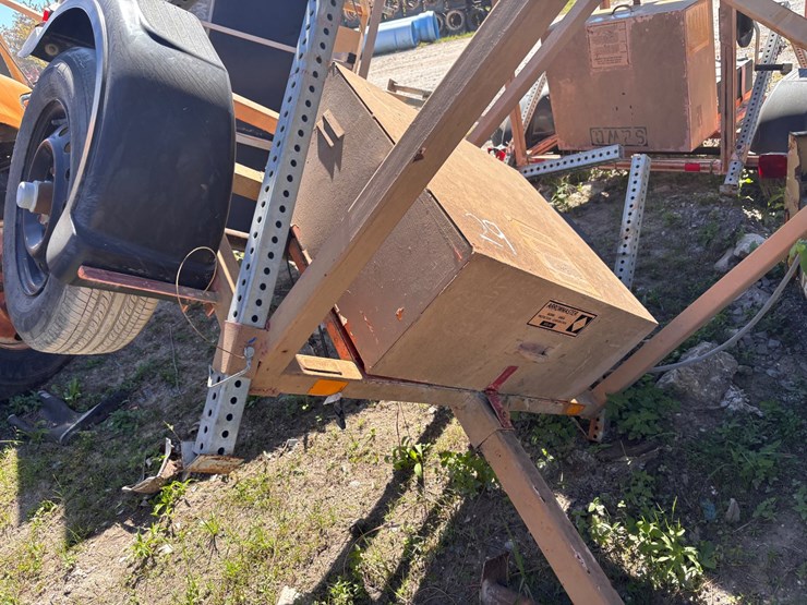 #29-•-arrowmaster-solar-arrow-board-trailer-image-3