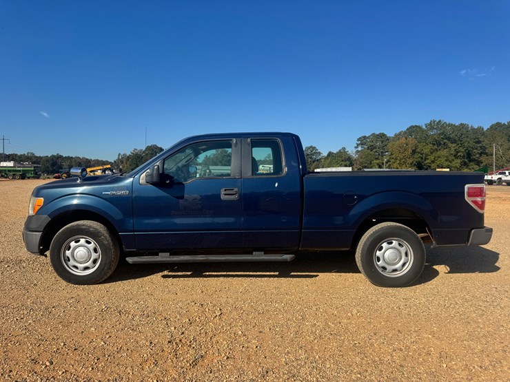 #9020-•-2013-ford-f-150-xl-image-2