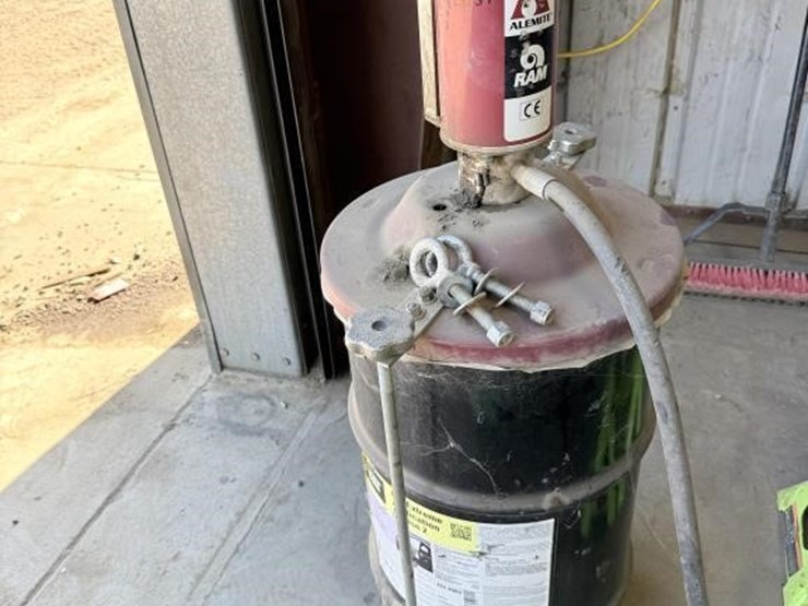alemite-ram-greese-pump-w/-barrel-image-2
