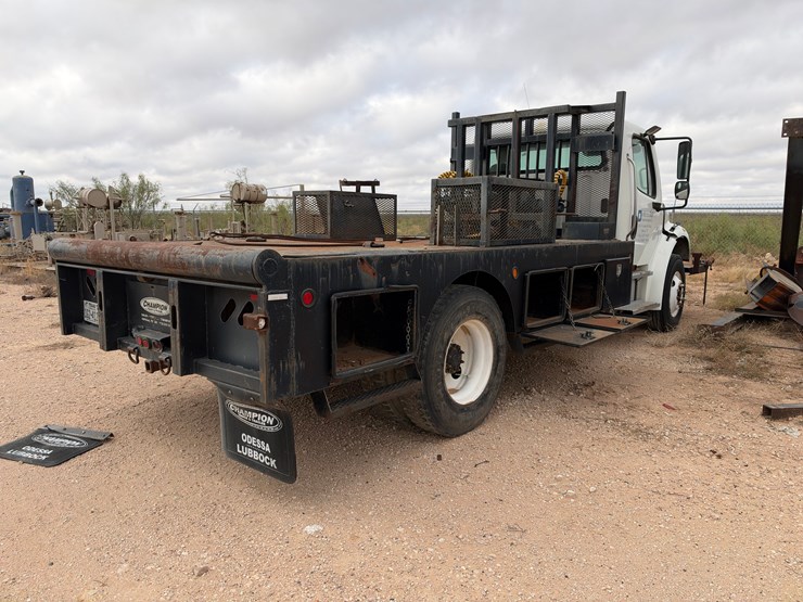 2006-freightliner-m2-106-winch-truck-image-3