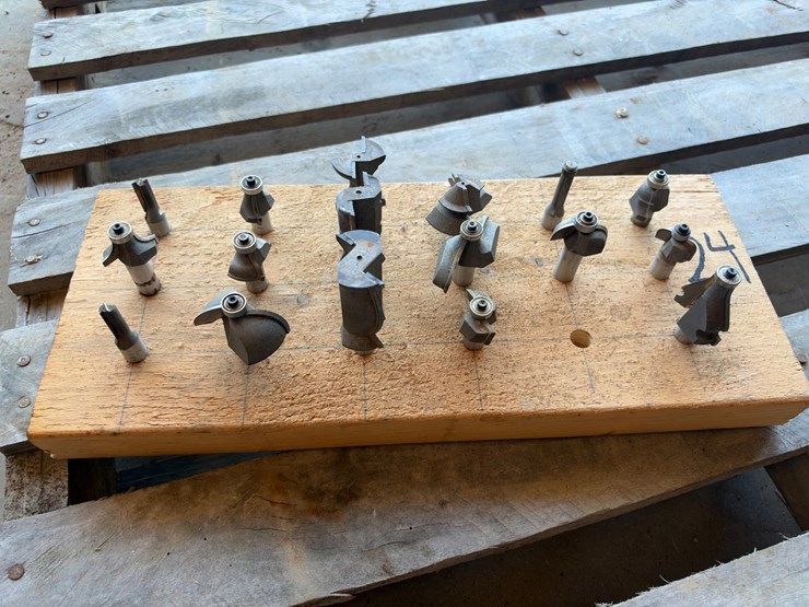 #24-•-various-router-bits-wth-stand-image-3