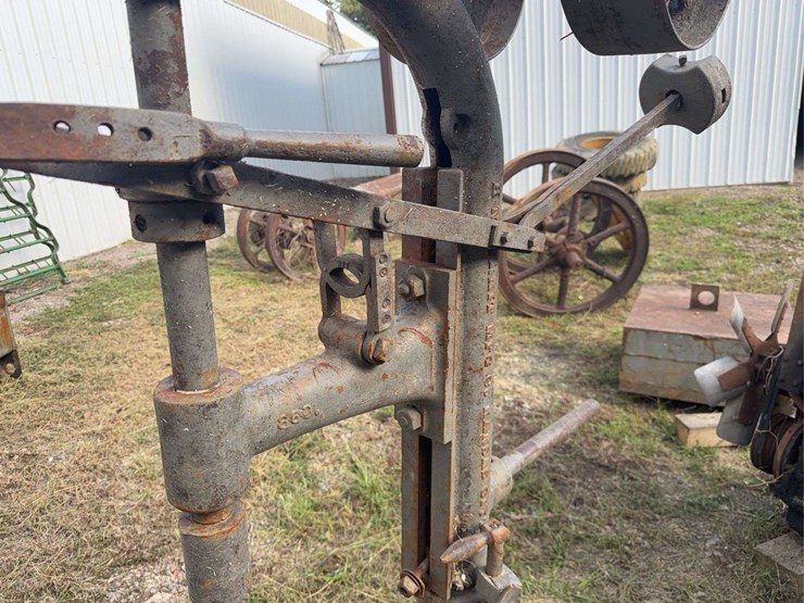 belt-drive-drill-press-image-10