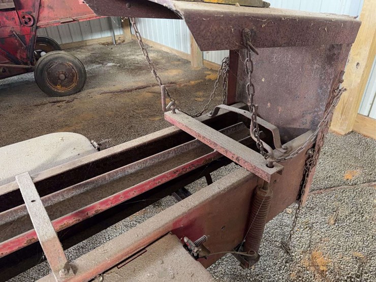 mccormick-56-t-square-baler-image-22