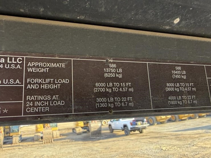 2019-case-588h-rough-terrain-forklift-image-37