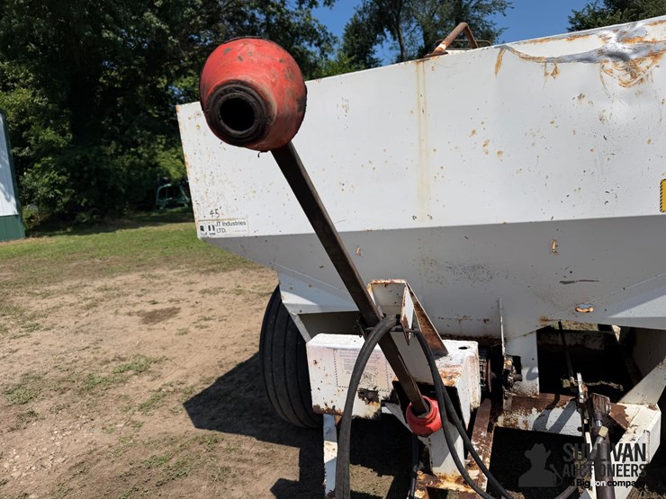 jt-industries-6-ton-fertilizer-spreader-image-11