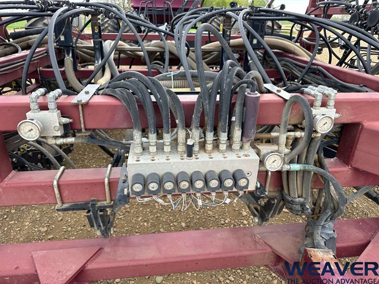 2010-seedhawk-62-ft.-seeder-image-13