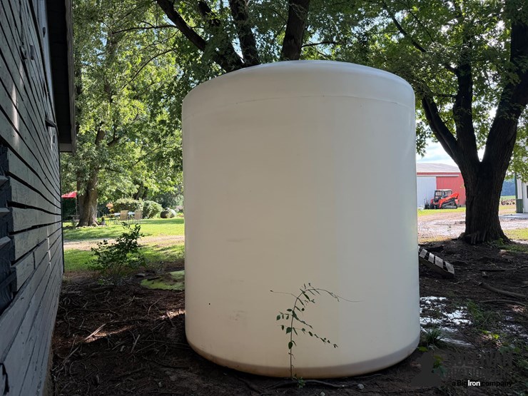 2,500-gal-poly-tank-image-9