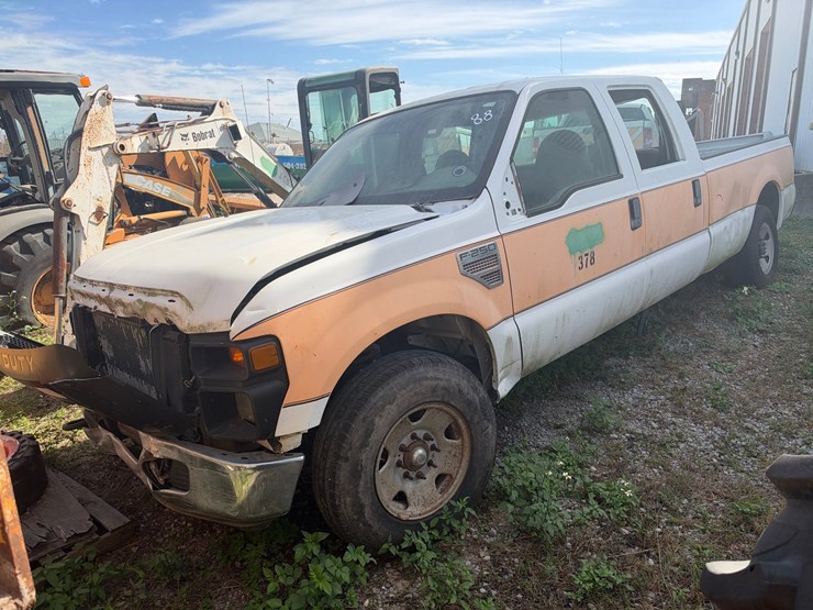 #88-•-2009-ford-super-duty-f-250-crew-cab-pickup-truck-image-1