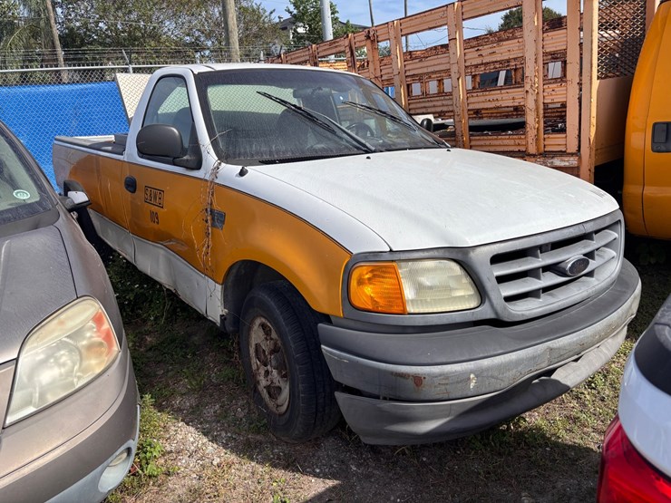 #55-•-ford-f-150-regular-cab-pickup-truck-image-1