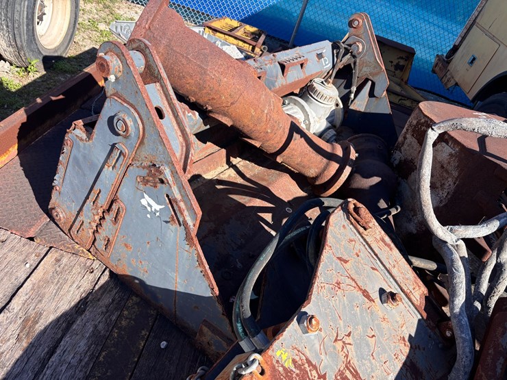 #15-•-72"-skid-steer-bucket-image-2