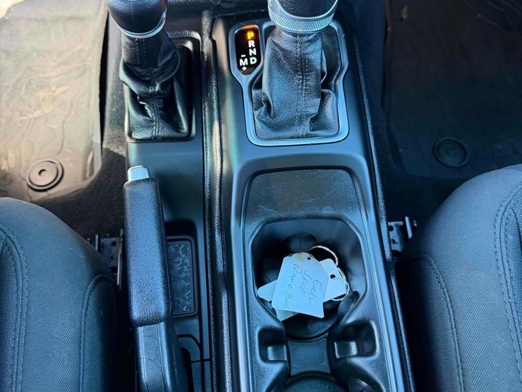 2019-jeep-wrangler-sport-image-18