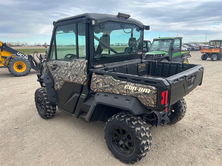 2022-can-am-defender-utv-image-7