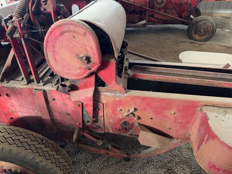 mccormick-56-t-square-baler-image-20