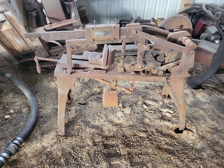 milford-band-saw-image-1