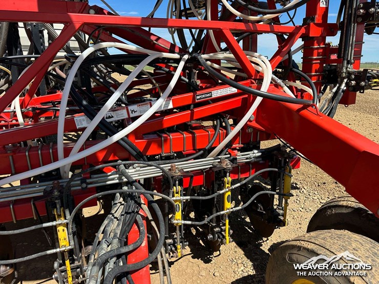 2011-bourgault-3310-55-55-ft.-seeder-image-17