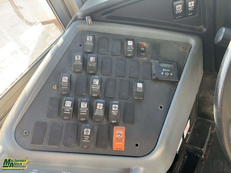 2014-ic-bus-ce-series-s/a-46-passenger-bus-image-19