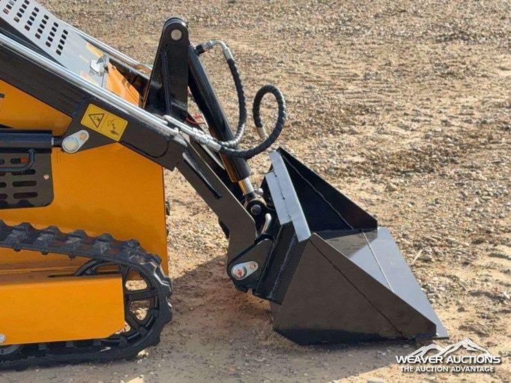 2026-captok-skid-steer-loader-image-19