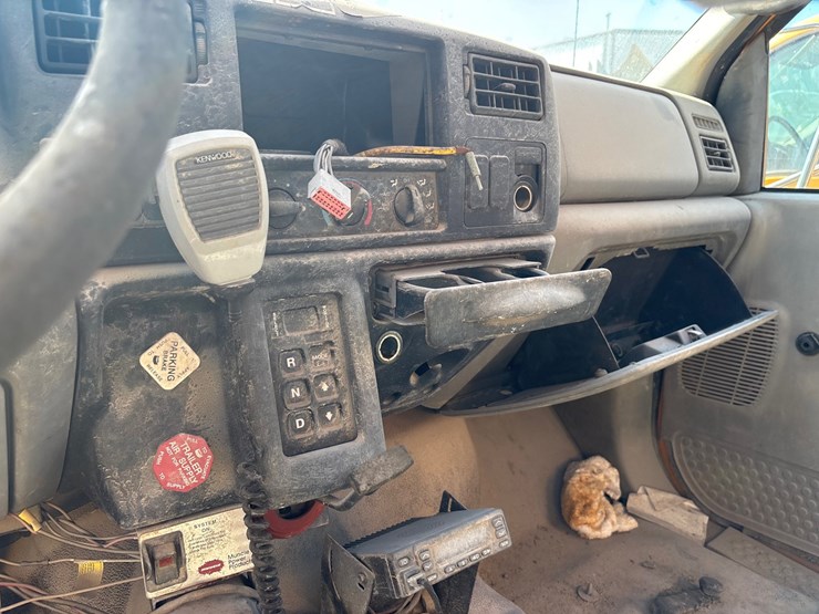 #22-•-2010-ford-f-750-image-16