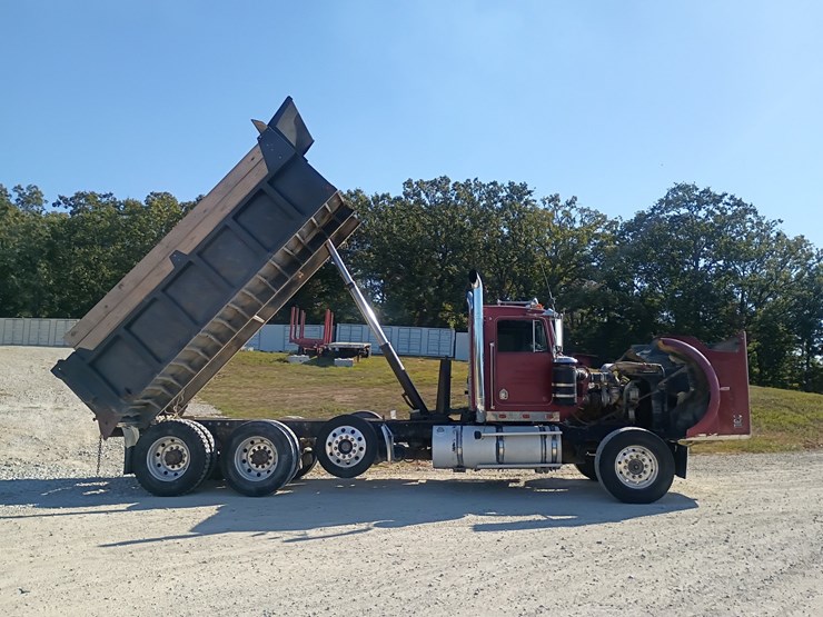 #27067-•-1984-kenworth-w900-tri-axle-dump-truck-image-22