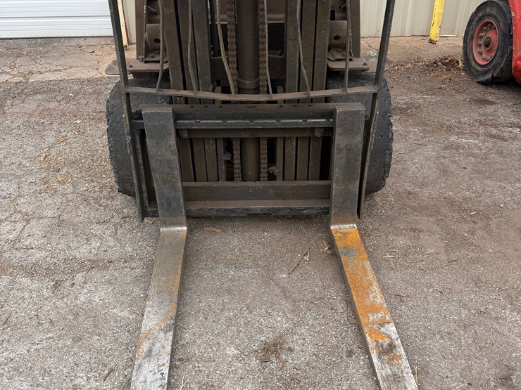 nissan-60-5,200-cap.-forklift-image-9