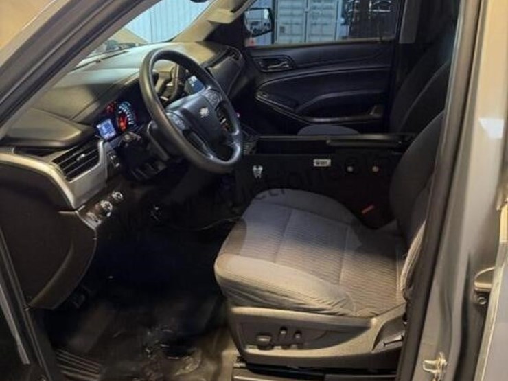 2019-chevrolet-tahoe-suv-image-31