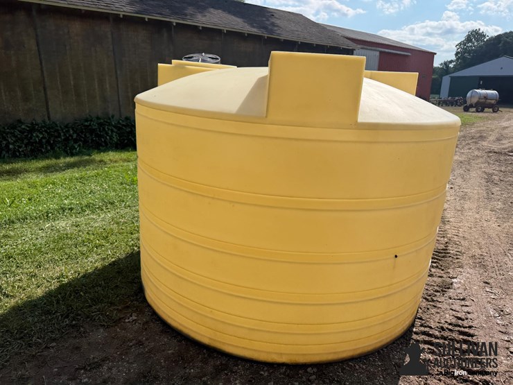 1,300-gal-poly-tank-image-13