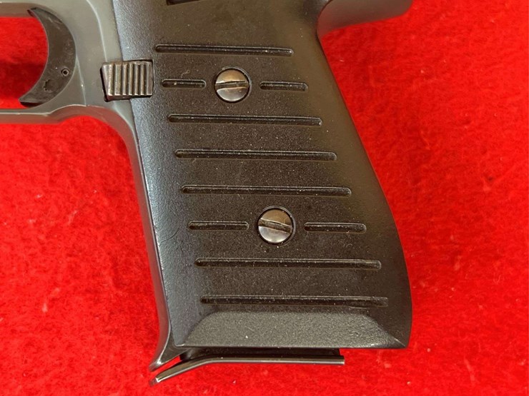 jimenez-arms-ja-nine-9mm-semiauto-pistol-image-8