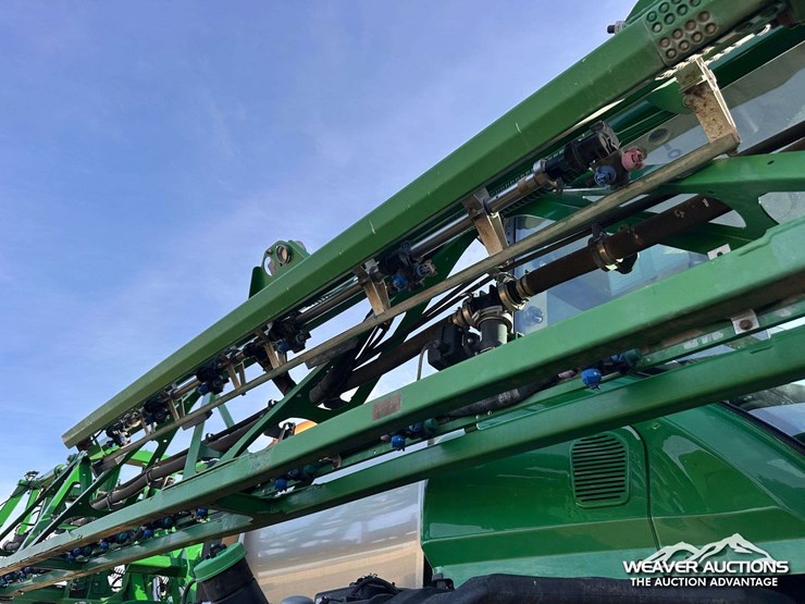 2014-john-deere-r4030-4x4-high-clearance-self-propelled-sprayer-image-62