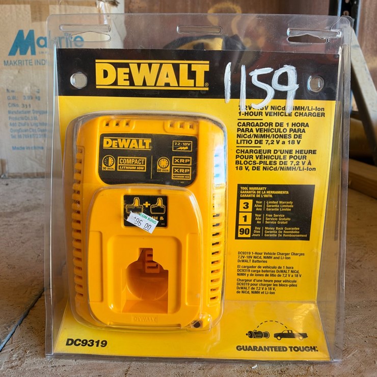 #1159 • DeWalt 7.2V-18V NiCd/NiMH/Li-ion 1-hour Vehicle Charger