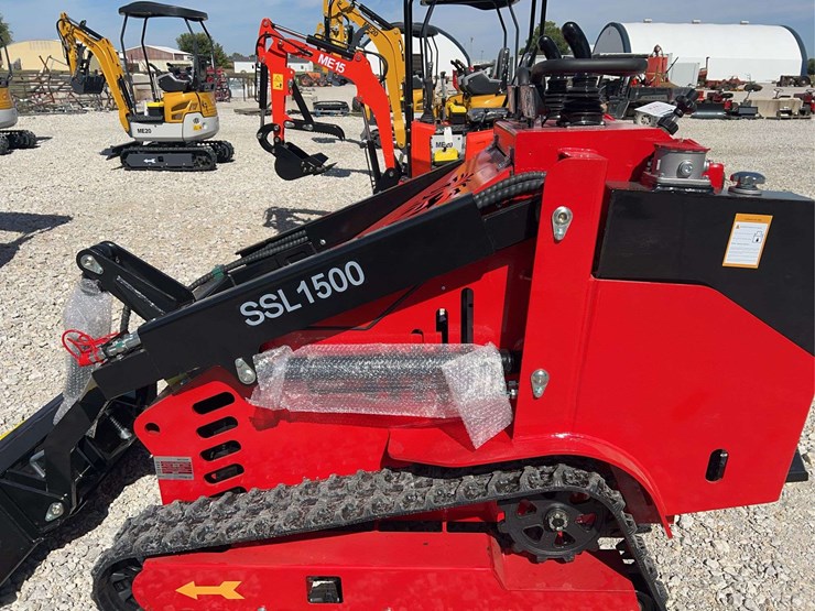 ssl1500-skid-steer-loader-image-13