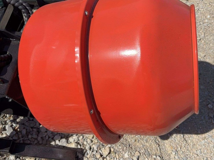 hydraulic-concrete-mixer-mini-skid-steer-attachment-image-3