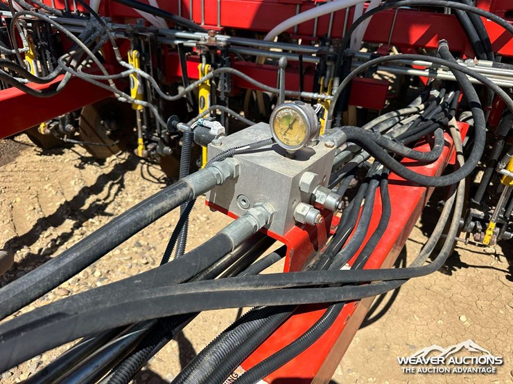 2011-bourgault-3310-55-55-ft.-seeder-image-13
