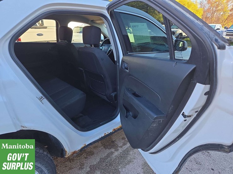 2015-chevrolet-equinox-image-28
