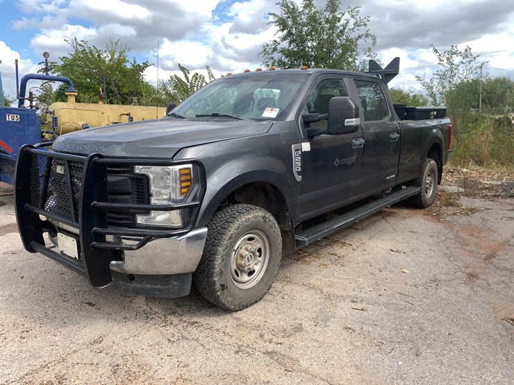 2018-ford-f-250-super-duty-xl-4wd-crew-cab-pickup-image-3