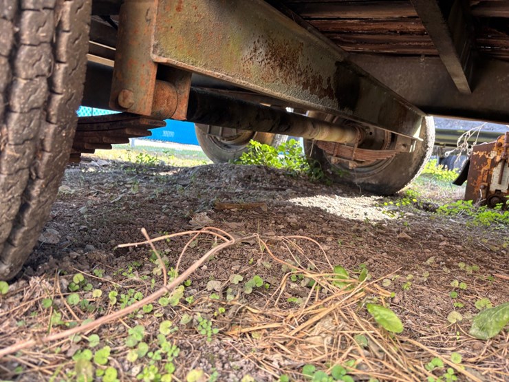 #51-•-interstate-tandem-axle-flatbed-equipment-trailer-image-8