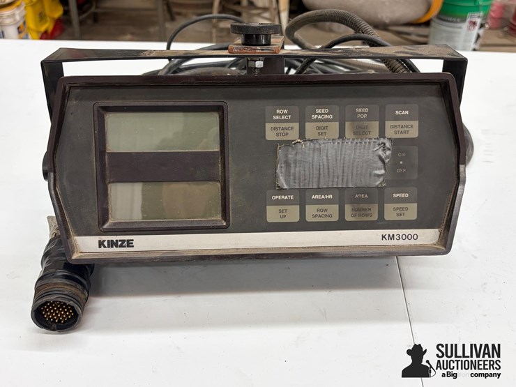 kinze-km-3000-planter-monitor-image-2