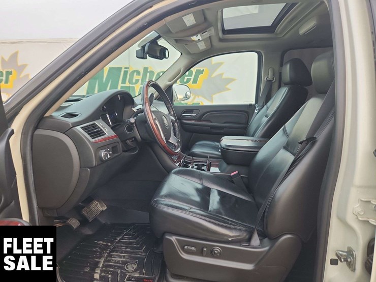2007-cadillac-escalade-ext-awd-4dr-crew-cab-5.8-ft-box-image-17