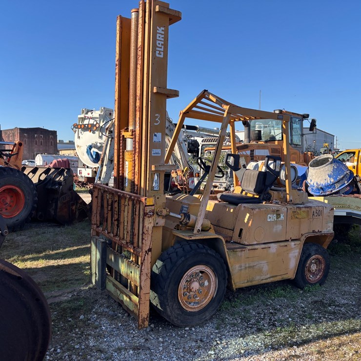 #3 • Clark C500-YS100 LP Propane Industrial Forklift