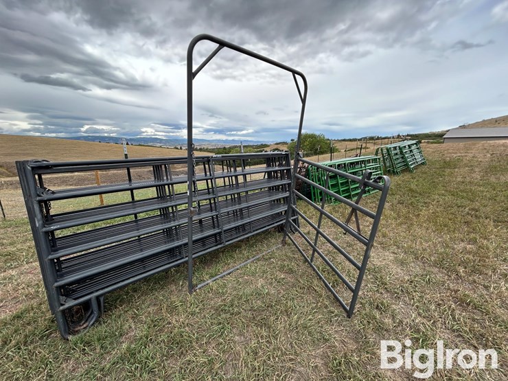 hw-livestock-panels-&-arched-gate-image-11