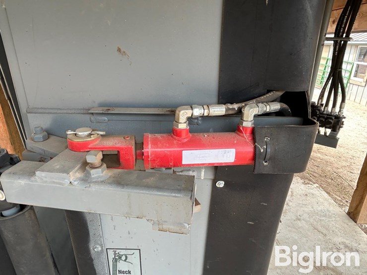 silencer-max-squeeze-chute-w/alley-&-crowd-tub-image-10