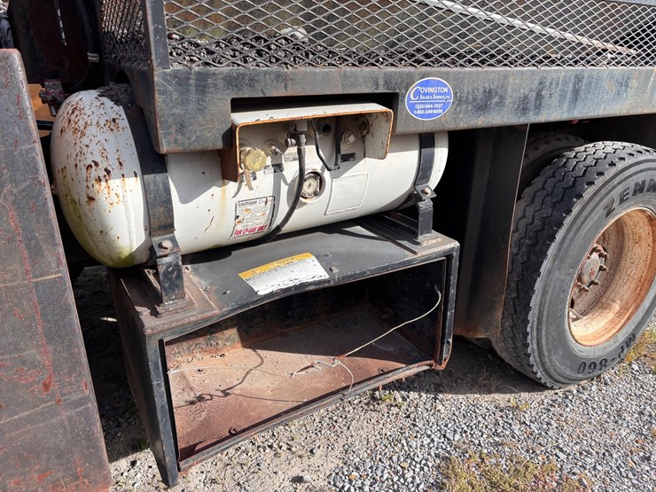 #49-•-ford-f-750-super-duty-unitized-asphalt-patcher-truck-image-14