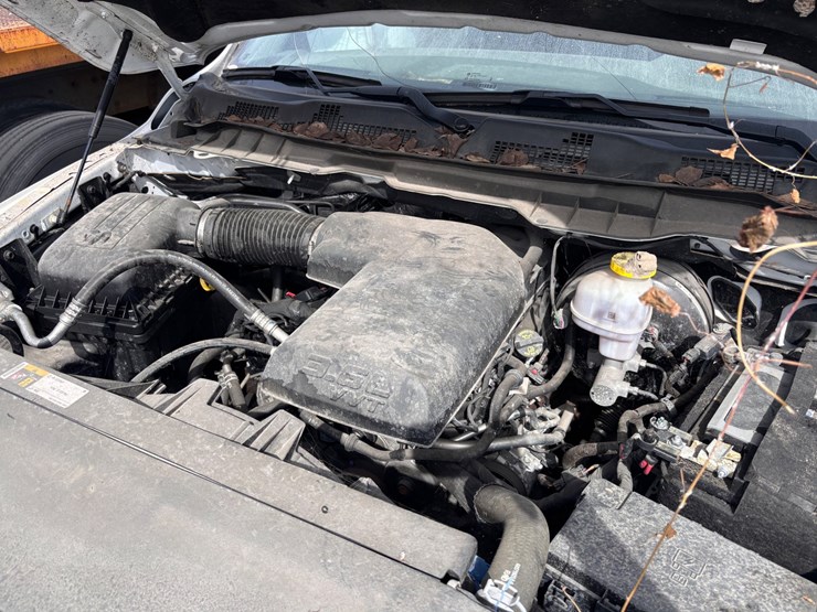 #63-•-2024-ram-1500-classic-four-door-pickup-truck-image-9