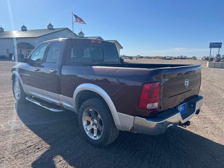 2012-dodge-ram-1500-laramie-pickup-image-7