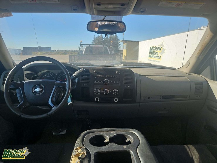 2014-chevrolet-silverado-3500hd-cc-4x4-s/a-deck-truck-image-21