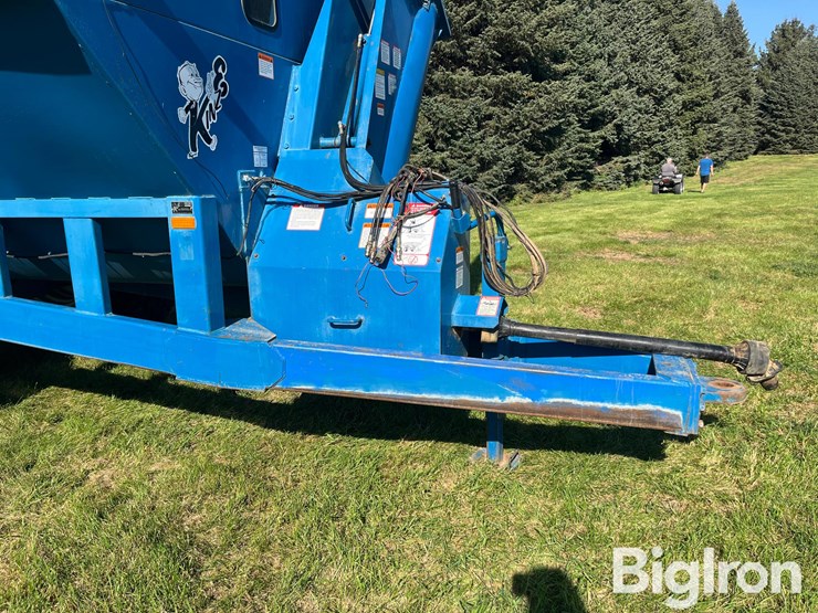 kinze-aw-640-grain-cart-image-16