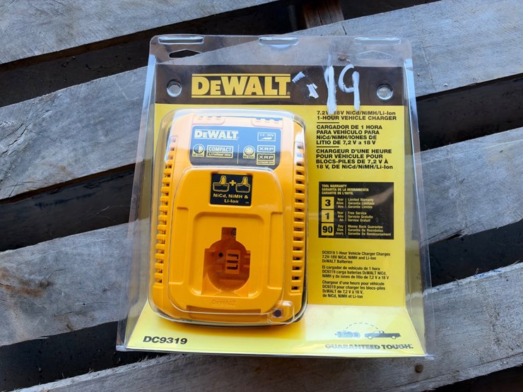 #19-•-dewalt-7.2v-18v-1-hour-vehicle-charger-image-1