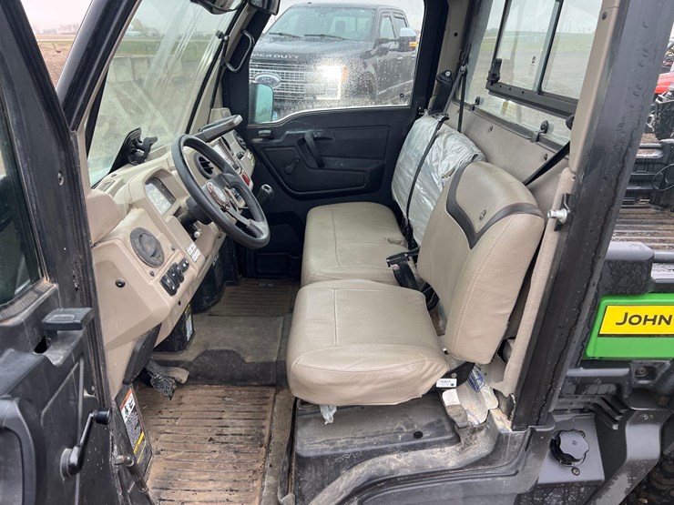john-deere-gator-image-12