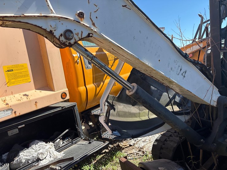 #42-•-2009-bobcat-e35-mini-excavator-image-5