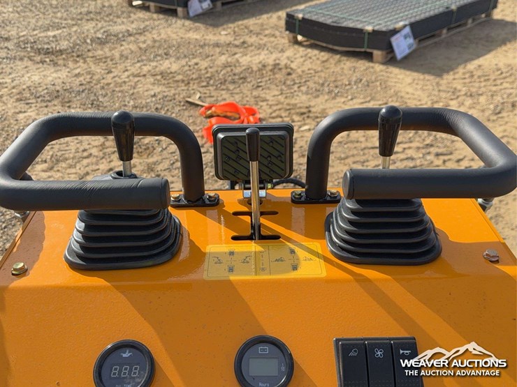 2026-captok-skid-steer-loader-image-10